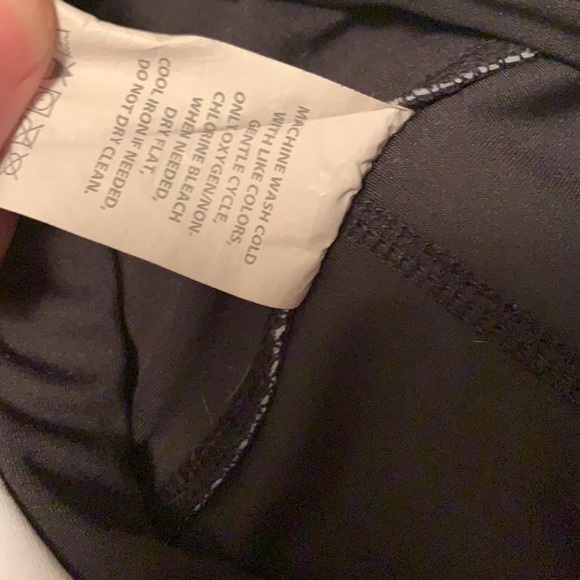 C & C Capri Workout/Yoga Pants - Picture 7 of 7